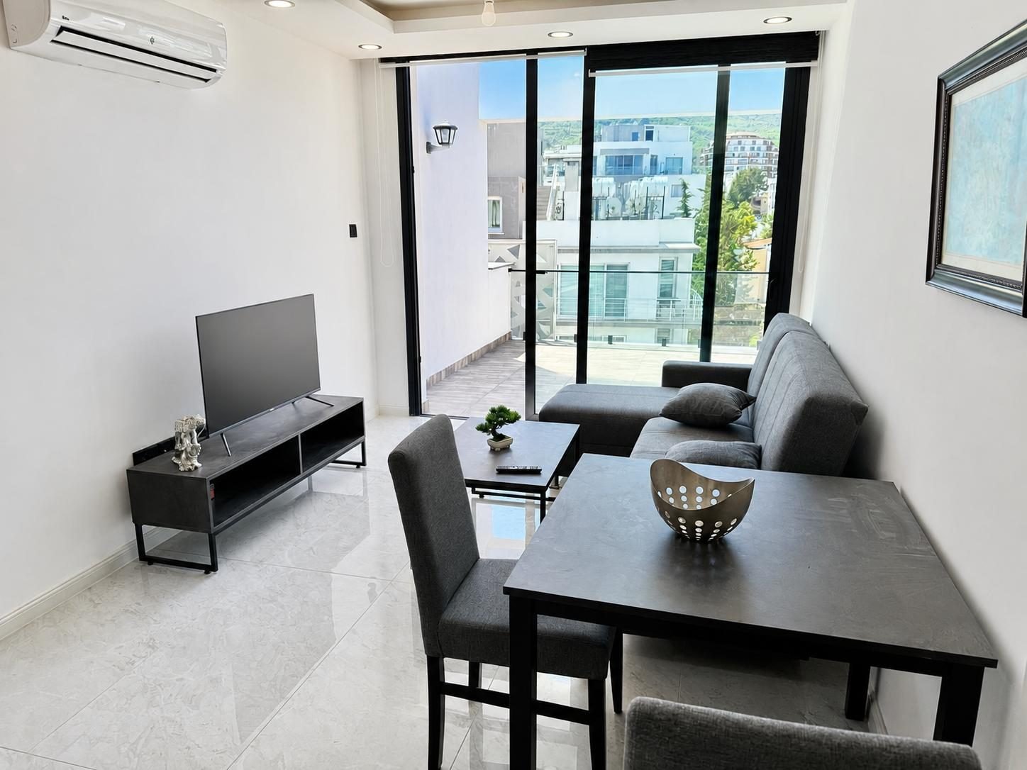 1+1 Penthouse