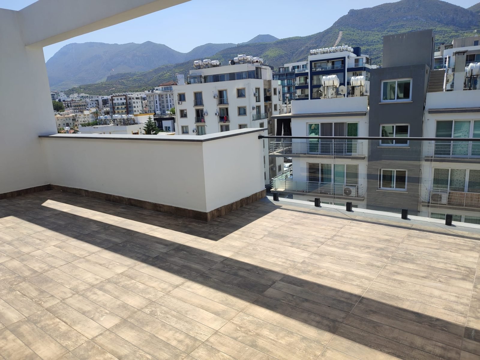 1+1 Penthouse